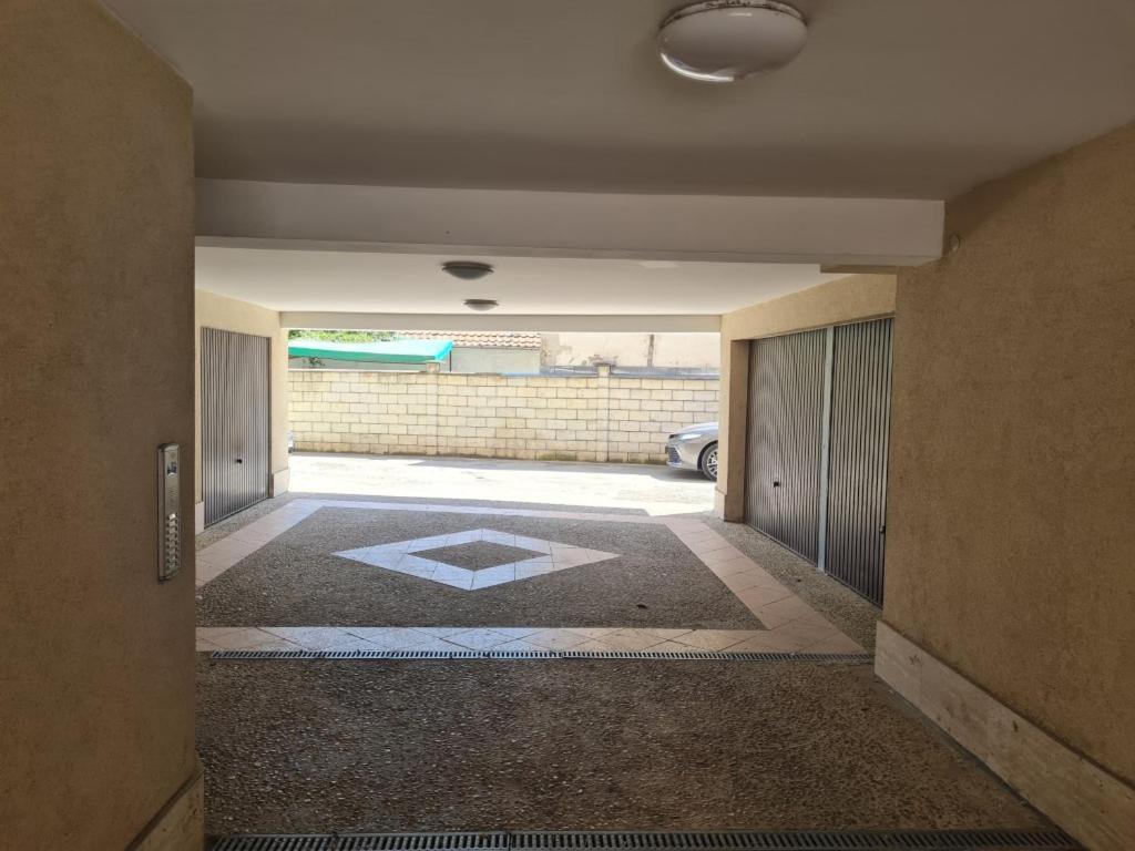 При Галя / Прекрасен Апартамент В Тих Квартал Warna Exterior foto